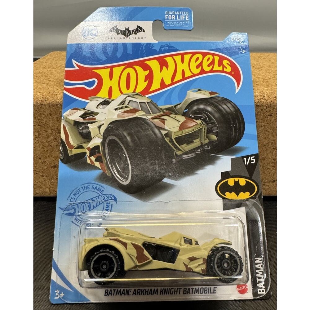 Hot Wheels 2021 Batman Arkham Knight Batmobile Camo Tan 1/5 8/250 New 1/64 GTB54